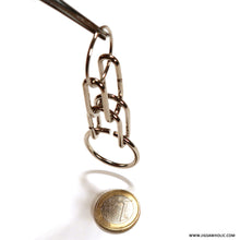 Load image into Gallery viewer, Chain - wire puzzle