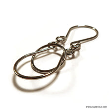 Load image into Gallery viewer, Horseshoes - wire puzzle